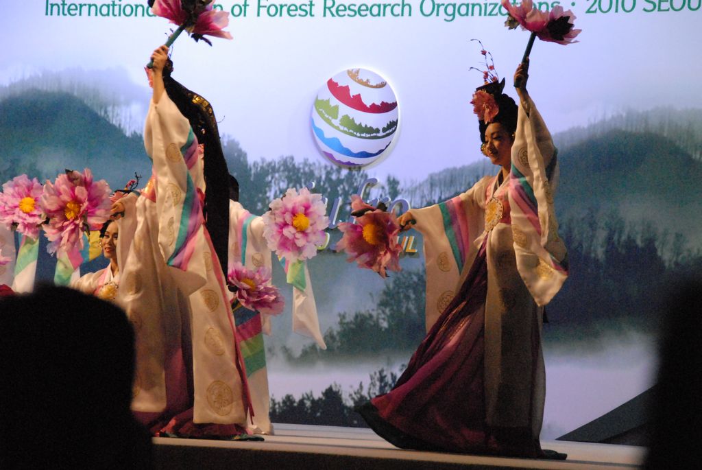 100823IUFRO_009.JPG