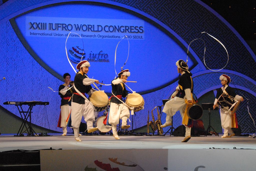 100823IUFRO_182.JPG
