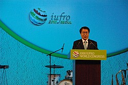 100823IUFRO_255.JPG