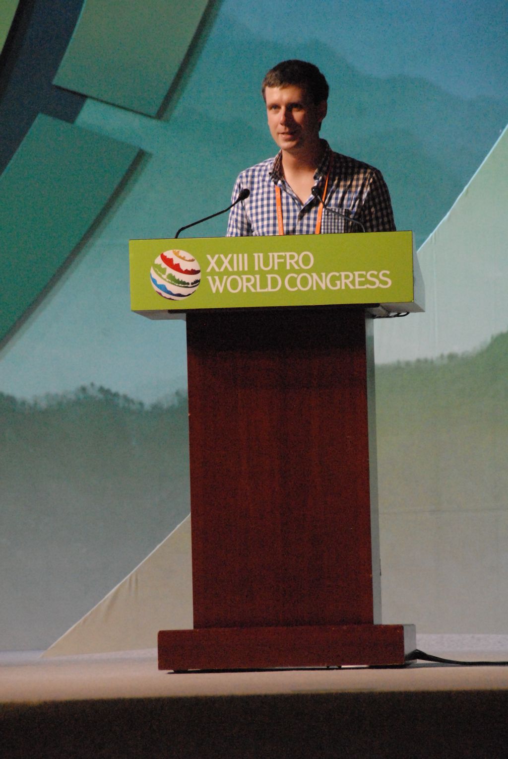 100825IUFRO_045.JPG