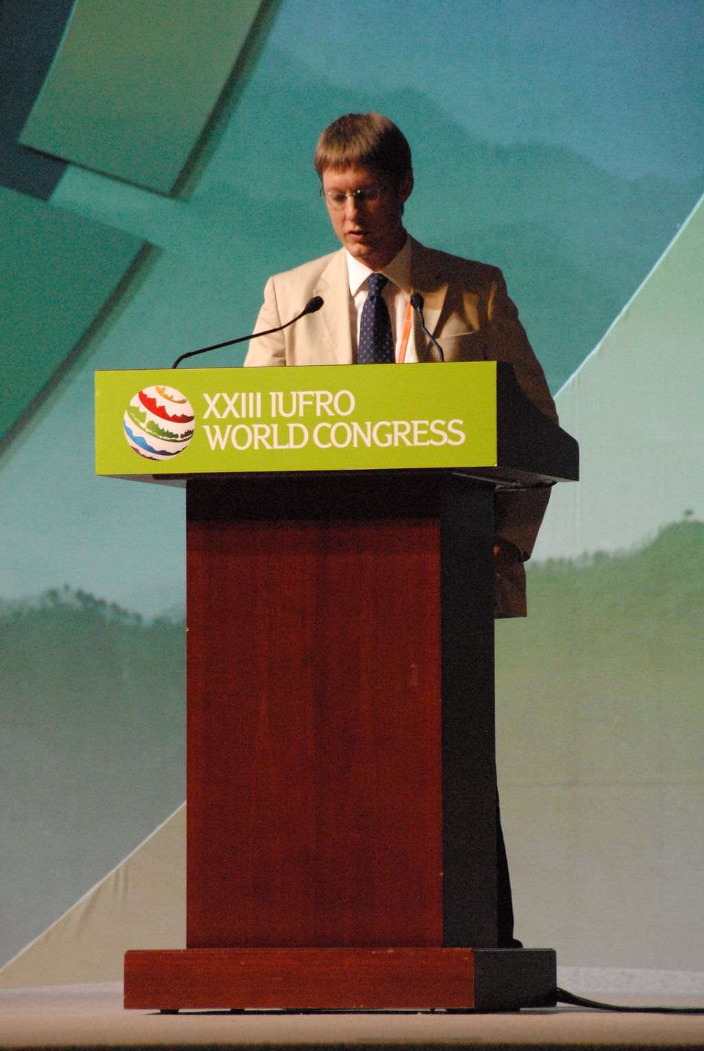 100825IUFRO_027.JPG