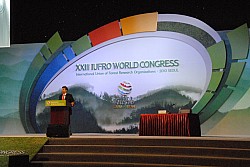 100825IUFRO_015.JPG