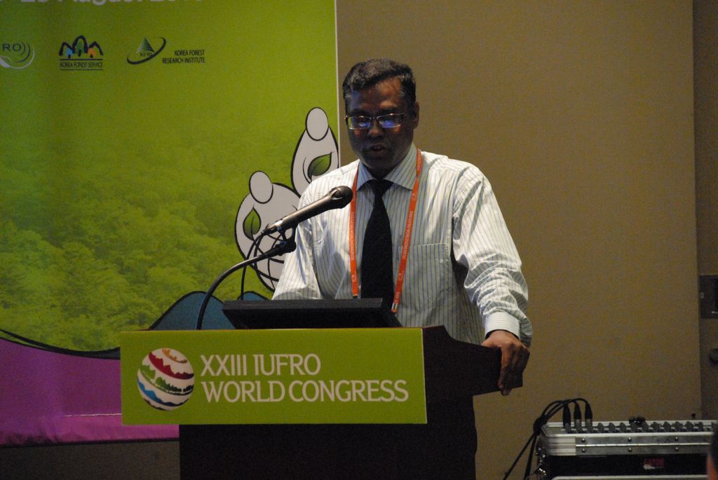 100828IUFRO_002.JPG