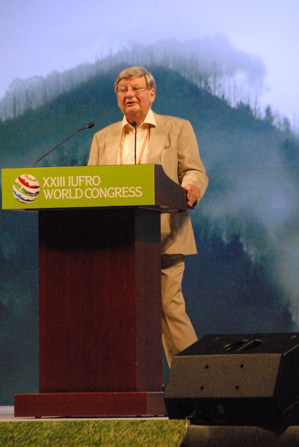 100828IUFRO_022.JPG
