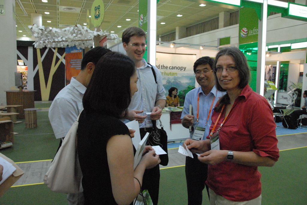 100823IUFRO_087.JPG