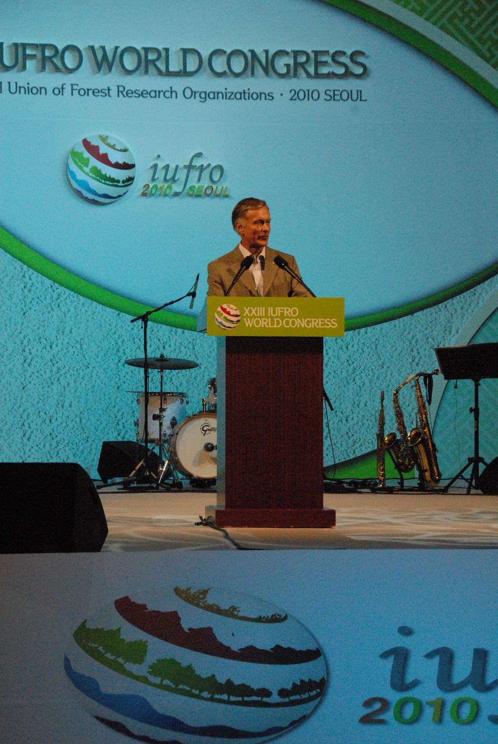 100823IUFRO_267.JPG