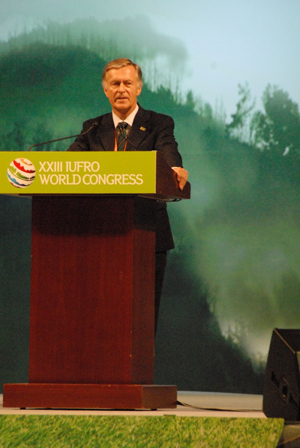 100824IUFRO_036.JPG