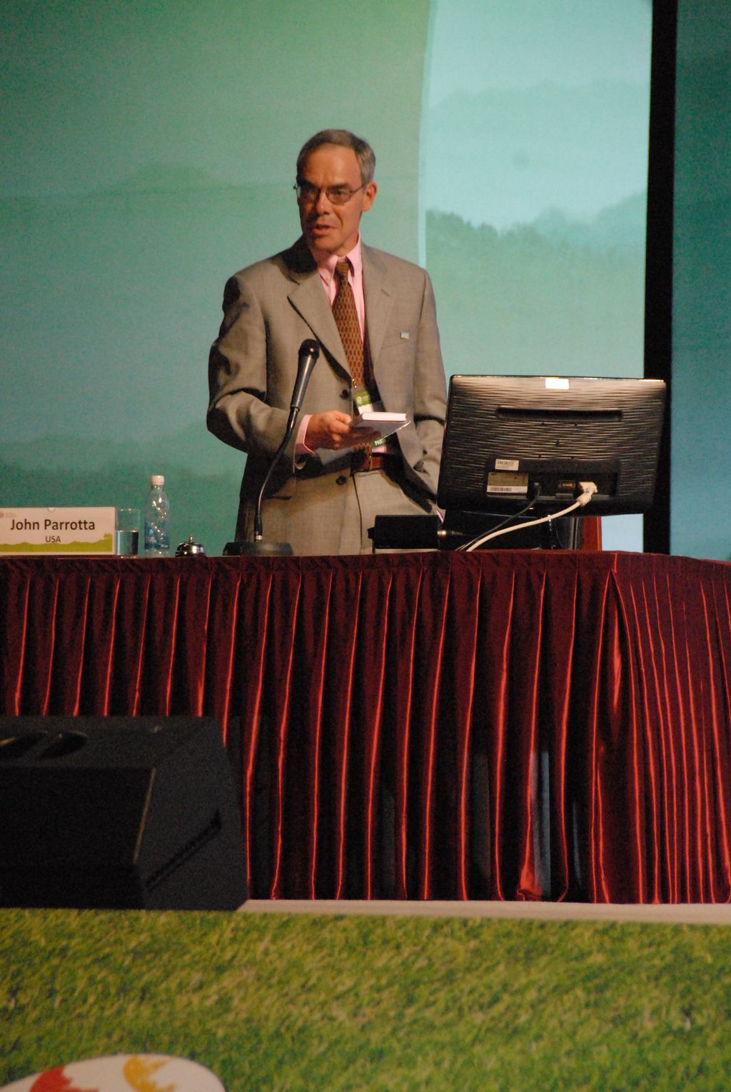 100825IUFRO_021.JPG