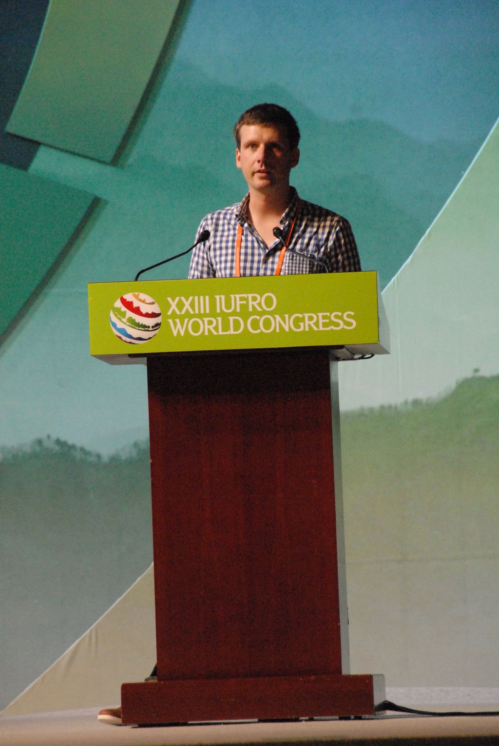 100825IUFRO_031.JPG