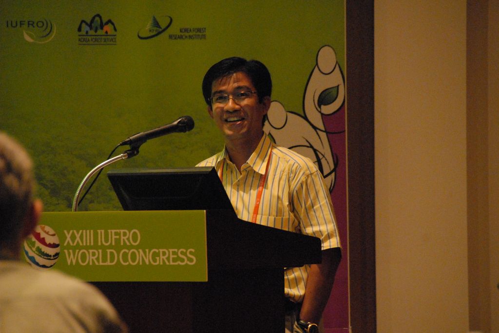 100825IUFRO_128.JPG